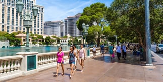 Clark County Bans Sidewalk Vendors Near Casinos on Las Vegas Strip