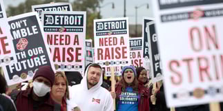 Detroit Casino Workers Strike First