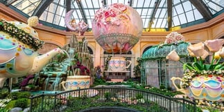 [WATCH] Bellagio Crew Transforms Botanical Gardens Display in Cool Time-Lapse Video