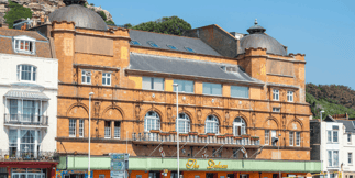 Deluxe Bingo Hastings Reopens with £10K Pledge to St Michael’s Hospice