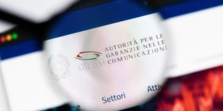 Pubblicità del gioco, un anno senza multe: il Decreto Dignità sotto esame tra Consulta e Corte UE