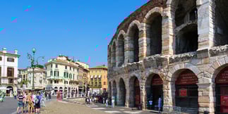 Gioco delle tre campanelle tra i turisti, due denunce a Verona