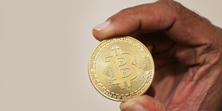 Illegal Gambling Networks Targeting Self-Excluded Britons, Report Warns