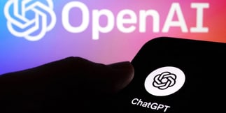 Annunci di casinò e scommesse vietati su ChatGPT, OpenAI non cede nemmeno a 1 miliardo di ricavi