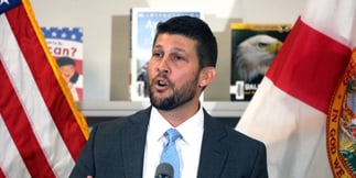 Florida Attorney General Calls for Felony Charges on Illegal Gambling