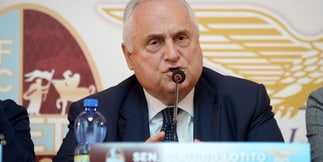 Lazio-Polymarket, il caso: sponsor da 22 milioni aggira il Decreto Dignità?