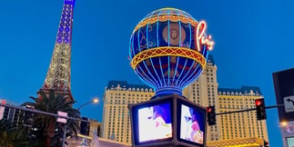 Mini Baccarat Surge Drives Vegas Strip Revenue Gains in April, Despite Fewer Visitors