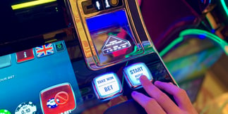 Manchester Player Wins £1.5M Jackpot from £5 Spin at Rialto Casino