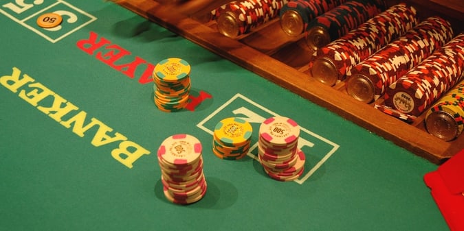Vegas Casinos Report Slight Revenue Decline in July – Blame Baccarat!?