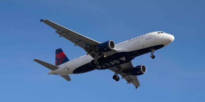 Connecticut Bill Would Allow In-Flight Sports Betting on Commercial Flights
