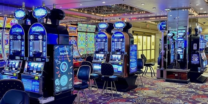 Silver Strike Slots Tourneys Draw Crowds with Precious Metal Payouts