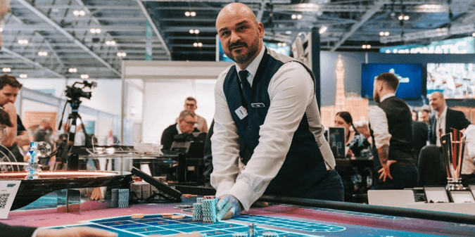 Schneider Continues Winning Streak in UK Dealer Championships