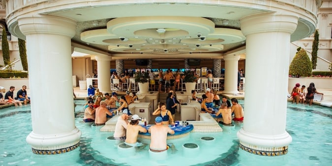 Las Vegas Poolside Blackjack and Outdoor Gaming Guide