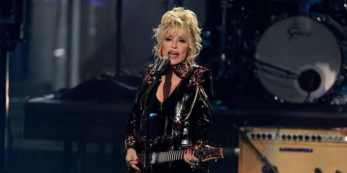 Country Music Icon Dolly Parton Dies at 80 Before Her Return to Vegas
