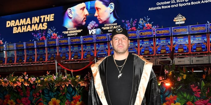 Poker Champ Mike Mizrachi Goes All In on Slots