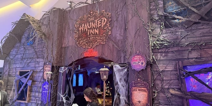 Haunted Inn at Palms Review: Dinner and a Show With a Halloween Twist