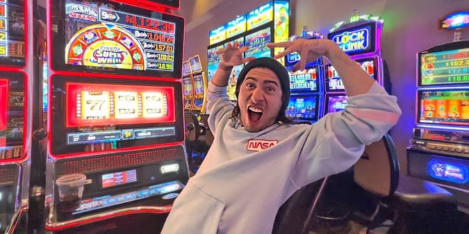Do Slots Vloggers Have a Responsible Gambling Problem?