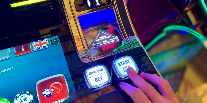 Manchester Player Wins £1.5M Jackpot from £5 Spin at Rialto Casino