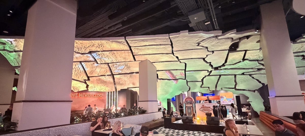 Projection-mapped US map canvas in the dining room of America restaurant at New York-New York