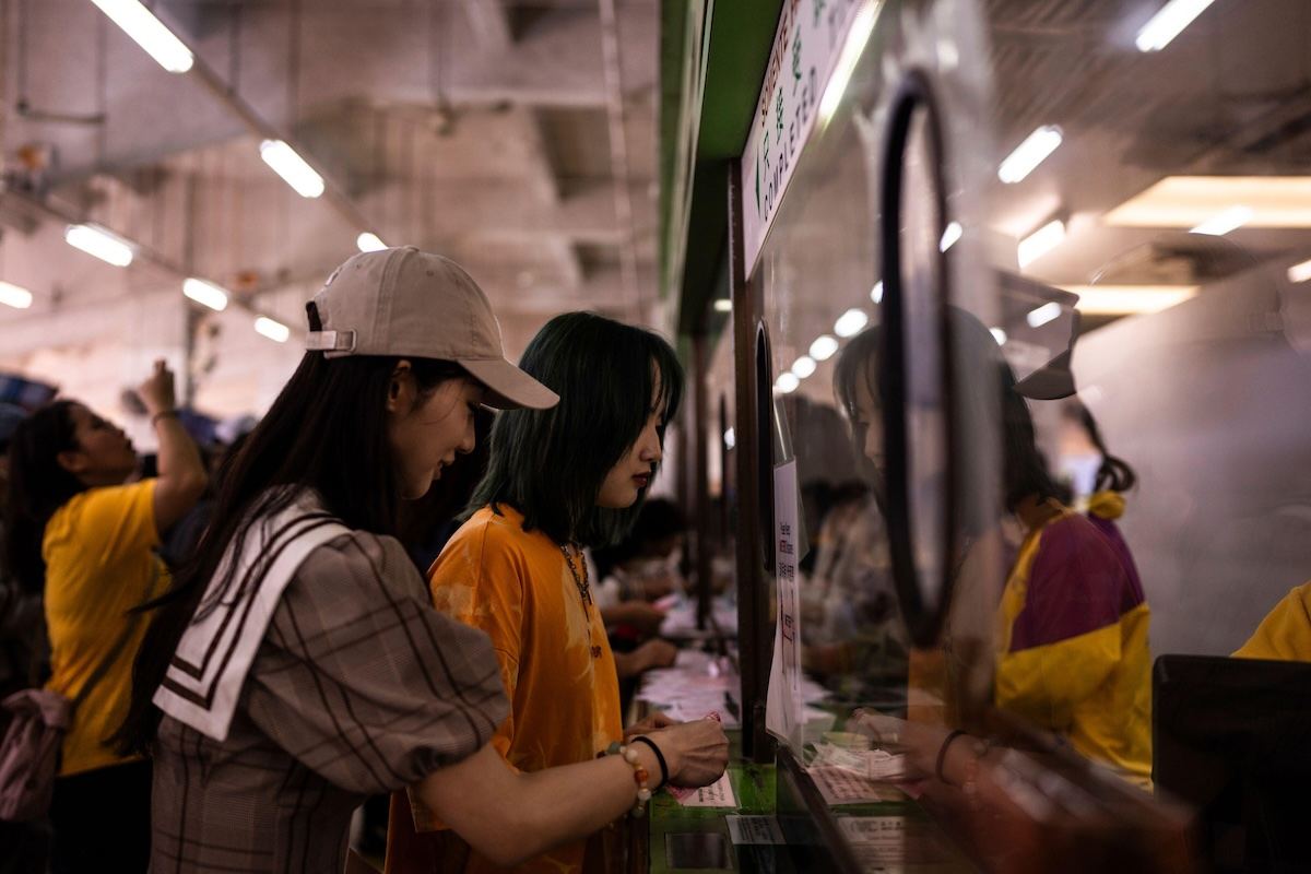 macau horse betting window