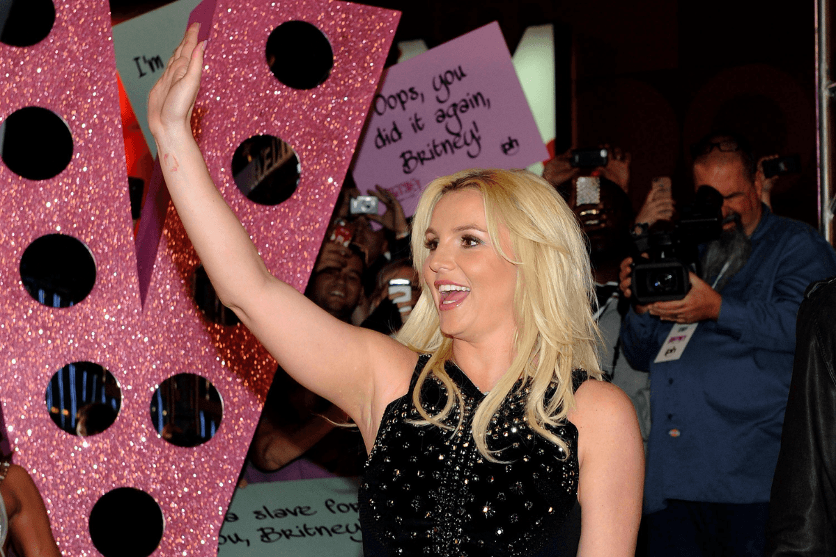 Britney Spears greets fans at Planet Hollywood