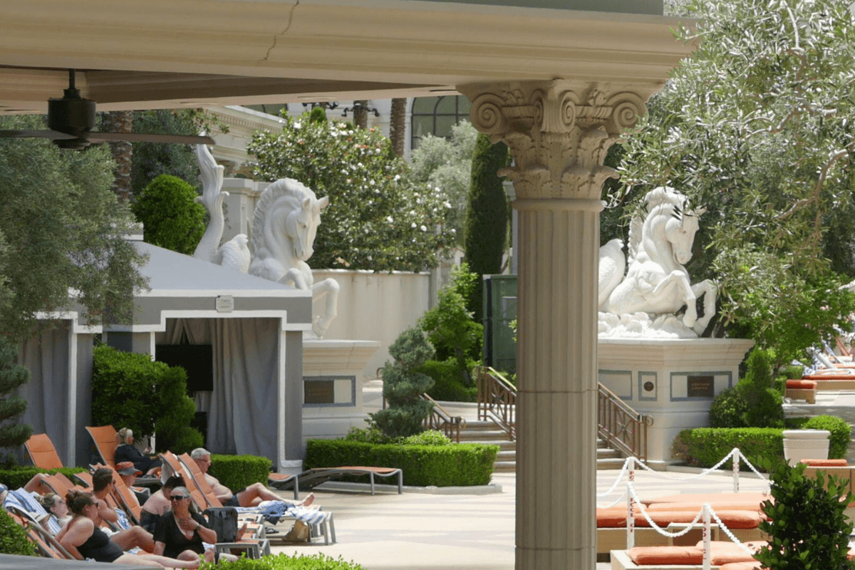 Caesars Palace Pool Swimup