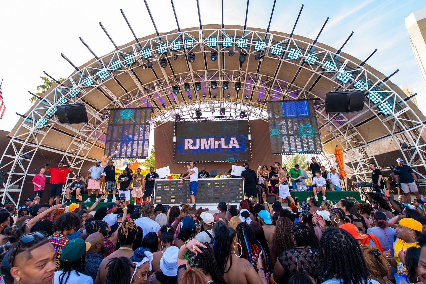 Daylight Beach Club in 2023 during a performance