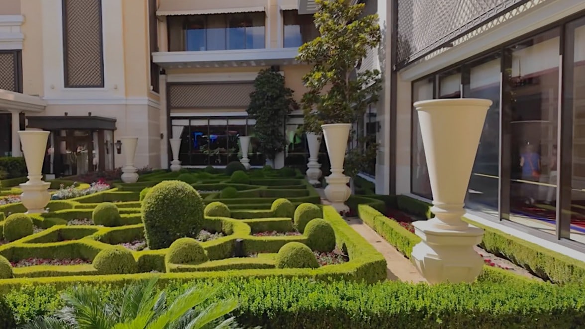 Outdoor greenery and shrubs at Encore Las Vegas hotel