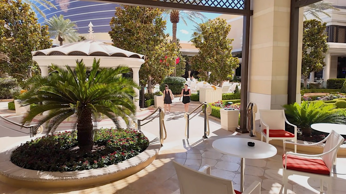 Patio seating area outside of Espresso cafe at Encore Las Vegas